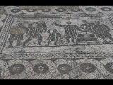 05017 ostia - regio i - insula xix - aula dei mensores (i,xix,3) - mosaik - l.jpg